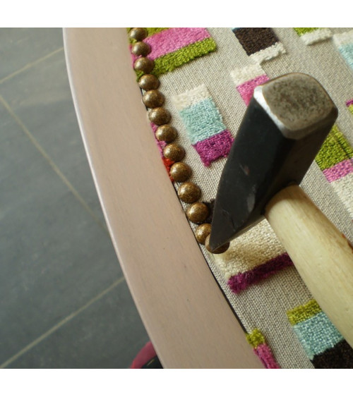 tapissier restauration de meubles clous refaire un fauteuil tapissier Clous Tapissier Rond, DIY, design, personnalisation